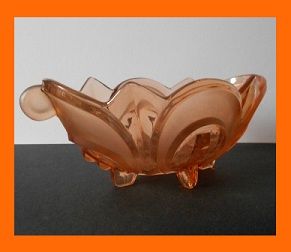 1930s German Art Deco Peach - Pink Glass 'Irene' Pattern Fruit Bowl by Walther & Sohne 1930s German Art Deco Peach - Pink Glass 'Irene' Pattern Fruit Bowl by Walther & Sohne