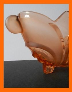 1930s German Art Deco Peach - Pink Glass 'Irene' Pattern Fruit Bowl by Walther & Sohne 1930s German Art Deco Peach - Pink Glass 'Irene' Pattern Fruit Bowl by Walther & Sohne