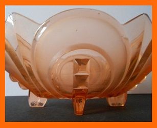 1930s German Art Deco Peach - Pink Glass 'Irene' Pattern Fruit Bowl by Walther & Sohne 1930s German Art Deco Peach - Pink Glass 'Irene' Pattern Fruit Bowl by Walther & Sohne