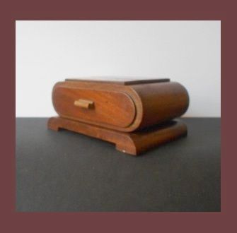 Handsome Handmade English Art Deco Large Wooden Cigar Cigarette Case with four Concealed Internal Shelves. Handsome Handmade English Art Deco Large Wooden Cigar Cigarette Case with four Concealed Internal Shelves.