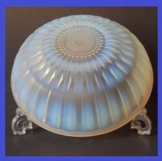 LARGE 1930s French Art Deco Opalescent Glass Bowl `Chrysanthemum' pattern by Andre Hunebelle LARGE 1930s French Art Deco Opalescent Glass Bowl `Chrysanthemum' pattern by Andre Hunebelle