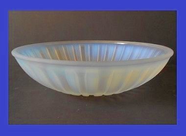 LARGE 1930s French Art Deco Opalescent Glass Bowl `Chrysanthemum' pattern by Andre Hunebelle LARGE 1930s French Art Deco Opalescent Glass Bowl `Chrysanthemum' pattern by Andre Hunebelle
