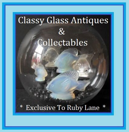 LOOK! Unique & Desirable Aquarium Display of FIVE Opalescent & Crystal Glass Fish by Fenton & Sabino. LOOK! Unique & Desirable Aquarium Display of FIVE Opalescent & Crystal Glass Fish by Fenton & Sabino.