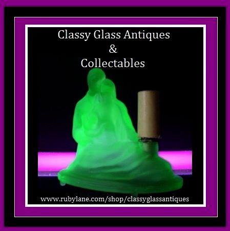 1930s Art Deco Press Moulded Depression Uranium Glass Courting Couple Table Lamp 1930s Art Deco Press Moulded Depression Uranium Glass Courting Couple Table Lamp