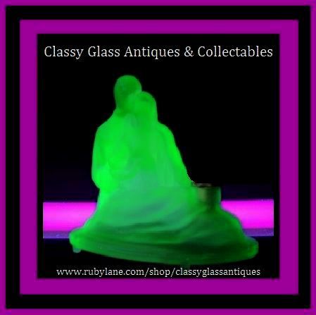 1930s Art Deco Press Moulded Depression Uranium Glass Courting Couple Table Lamp 1930s Art Deco Press Moulded Depression Uranium Glass Courting Couple Table Lamp