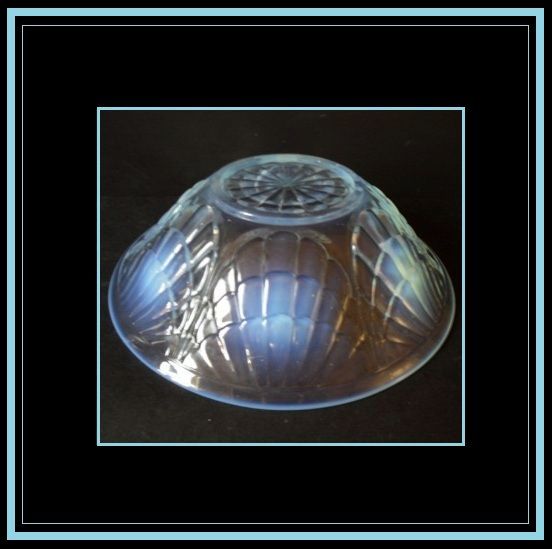 English 1930s Art Deco Opalescent Glass Bowl by Jobling English 1930s Art Deco Opalescent Glass Bowl by Jobling