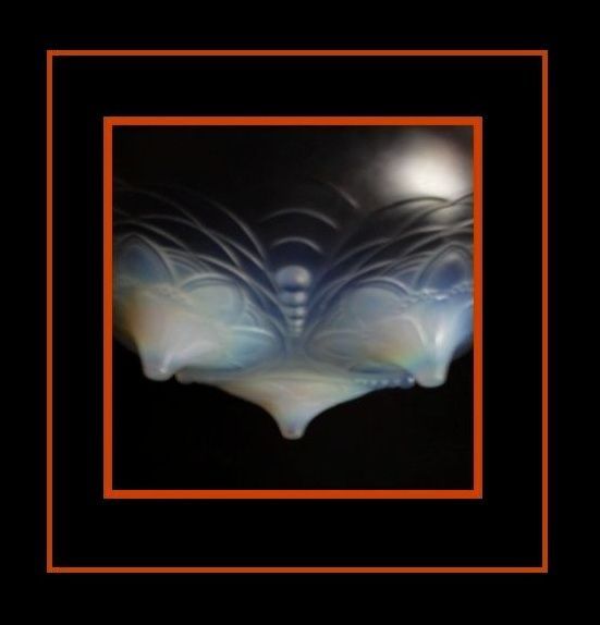 Rare 1930s French Art Deco Opalescent Glass Bowl by Sabino Rare 1930s French Art Deco Opalescent Glass Bowl by Sabino