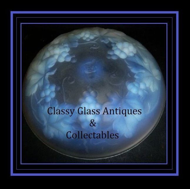 Choisy-le-Roi / Etling French Opalescent Glass Bowl, Designed by Cesari Choisy-le-Roi / Etling French Opalescent Glass Bowl, Designed by Cesari