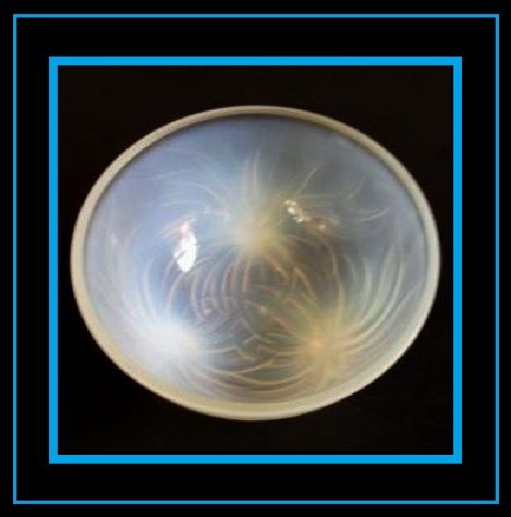 French Art Deco Choisy-le-Roi Opalescent Glass Bowl by Etling. Signed French Art Deco Choisy-le-Roi Opalescent Glass Bowl by Etling. Signed