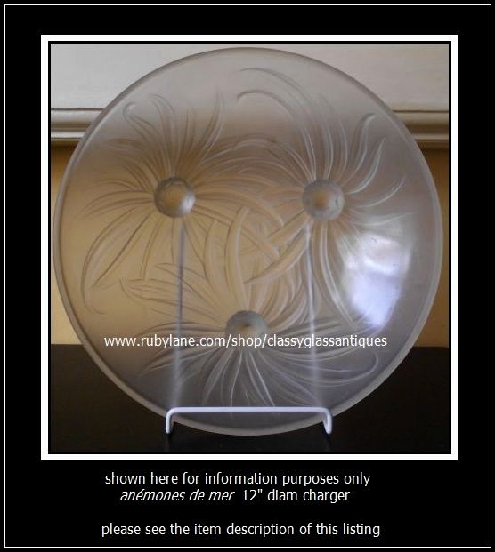 French Art Deco Choisy-le-Roi Opalescent Glass Bowl by Etling. Signed French Art Deco Choisy-le-Roi Opalescent Glass Bowl by Etling. Signed