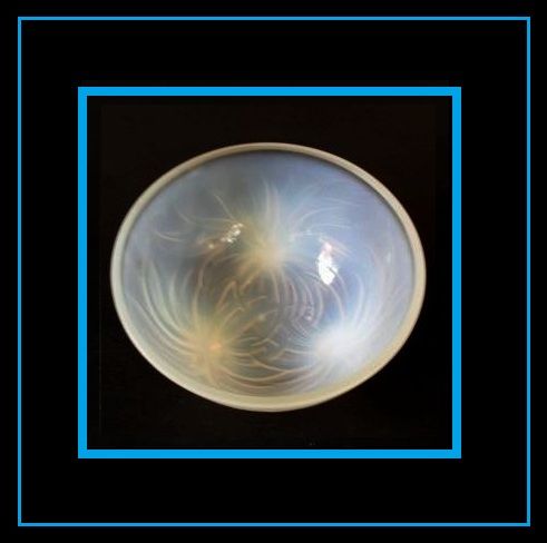 French Art Deco Choisy-le-Roi Opalescent Glass Bowl by Etling. Signed French Art Deco Choisy-le-Roi Opalescent Glass Bowl by Etling. Signed