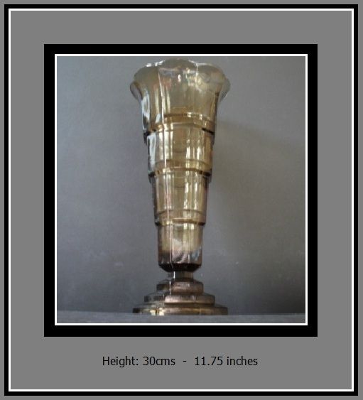 Smoked Amber Tint Glass 1930s Art Deco 'Skyscraper' Vase by Val Saint Lambert - LUXVAL Scailmont, Belgium. Smoked Amber Tint Glass 1930s Art Deco 'Skyscraper' Vase by Val Saint Lambert - LUXVAL Scailmont, Belgium.