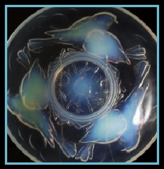 Beautiful 1930s French Art Deco opalescent glass bowl by Ezan. Signed Beautiful 1930s French Art Deco opalescent glass bowl by Ezan. Signed