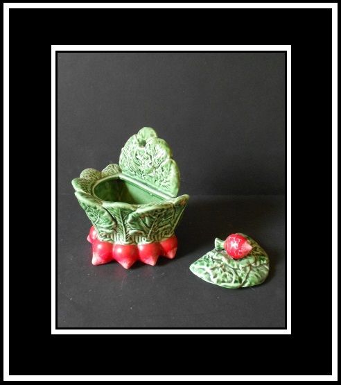 Vintage Portuguese Majolica lidded wall pocket box Vintage Portuguese Majolica lidded wall pocket box