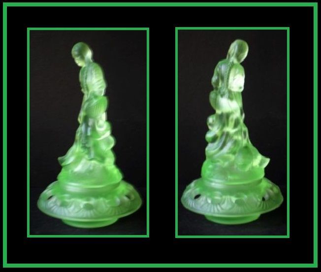 German Art Deco Press Moulded Uranium Glass 3 Part Center Piece Display Set by Walther & Sohne. Gänseliesel & Belvedere Pattern. German Art Deco Press Moulded Uranium Glass 3 Part Center Piece Display Set by Walther & Sohne. Gänseliesel & Belvedere Pattern.