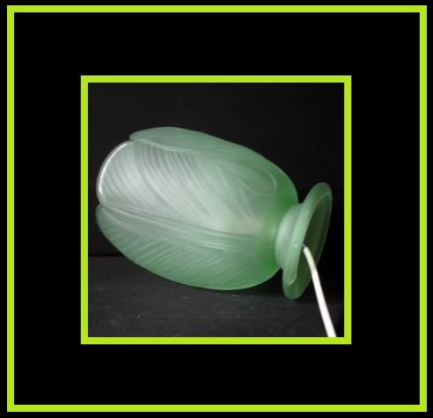 Mint Condition – 1930s English Art Deco press moulded glass lamp by Bagley – Tulip pattern No.3025 Mint Condition – 1930s English Art Deco press moulded glass lamp by Bagley – Tulip pattern No.3025