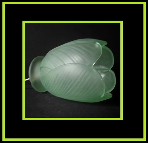 Mint Condition – 1930s English Art Deco press moulded glass lamp by Bagley – Tulip pattern No.3025 Mint Condition – 1930s English Art Deco press moulded glass lamp by Bagley – Tulip pattern No.3025