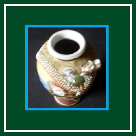 Japanese Moriage Satsuma Vase with Samurai & Dragon Japanese Moriage Satsuma Vase with Samurai & Dragon