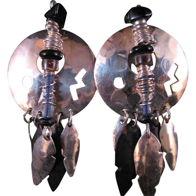 Vintage Sterling Silver Hand Signed Holly Yashi Large Feather Dangle Earrings. Vintage Sterling Silver Hand Signed Holly Yashi Large Feather Dangle Earrings.