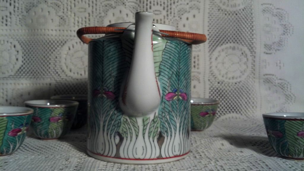 Da Qing Qianlong Nian Zhi Tea Set from Macau Da Qing Qianlong Nian Zhi Tea Set from Macau