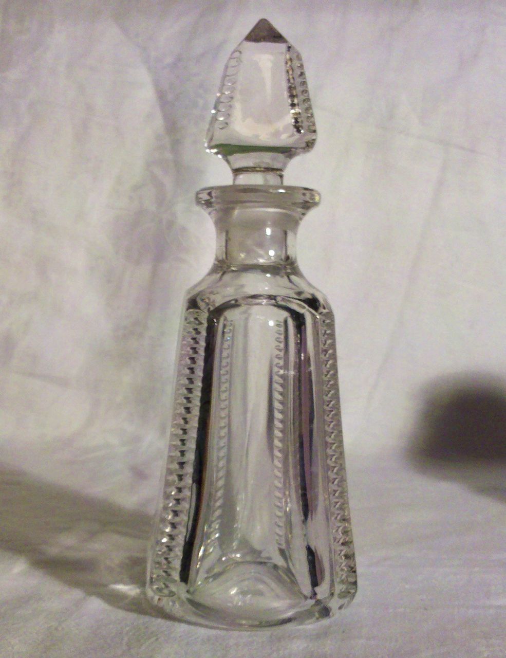 EAPG Bottle with Stopper in a Wide Zipper Pattern EAPG Bottle with Stopper in a Wide Zipper Pattern