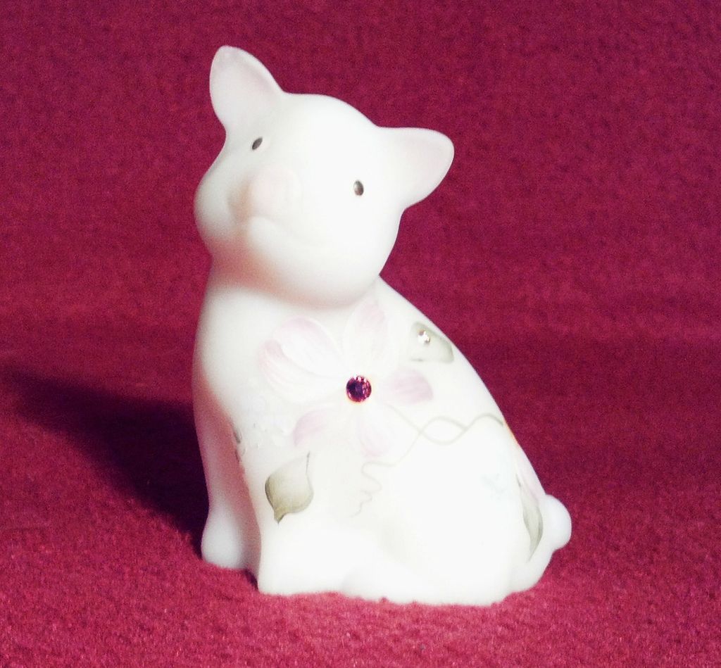 Fenton Glass Pig Handpainted & Signed by Alice Farley Fenton Glass Pig Handpainted & Signed by Alice Farley