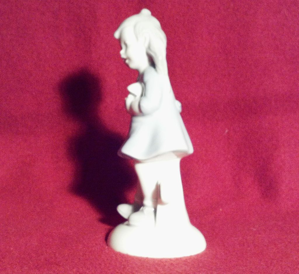 Gerold Porzellan 6711B Mushroom Girl Figurine Gerold Porzellan 6711B Mushroom Girl Figurine