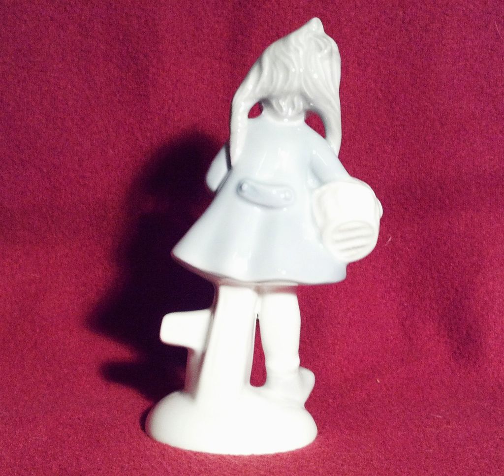 Gerold Porzellan 6711B Mushroom Girl Figurine Gerold Porzellan 6711B Mushroom Girl Figurine