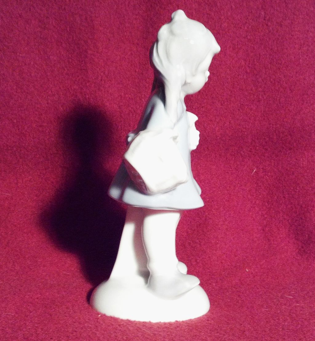 Gerold Porzellan 6711B Mushroom Girl Figurine Gerold Porzellan 6711B Mushroom Girl Figurine