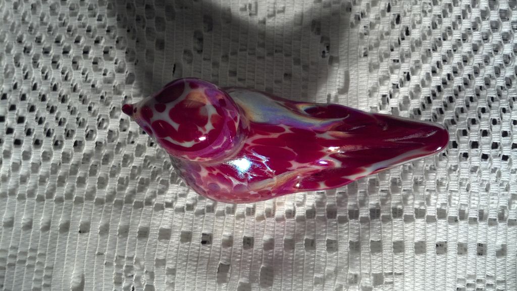 1977 Gibson Glass Magenta & White Bird in Perfect Condition 1977 Gibson Glass Magenta & White Bird in Perfect Condition