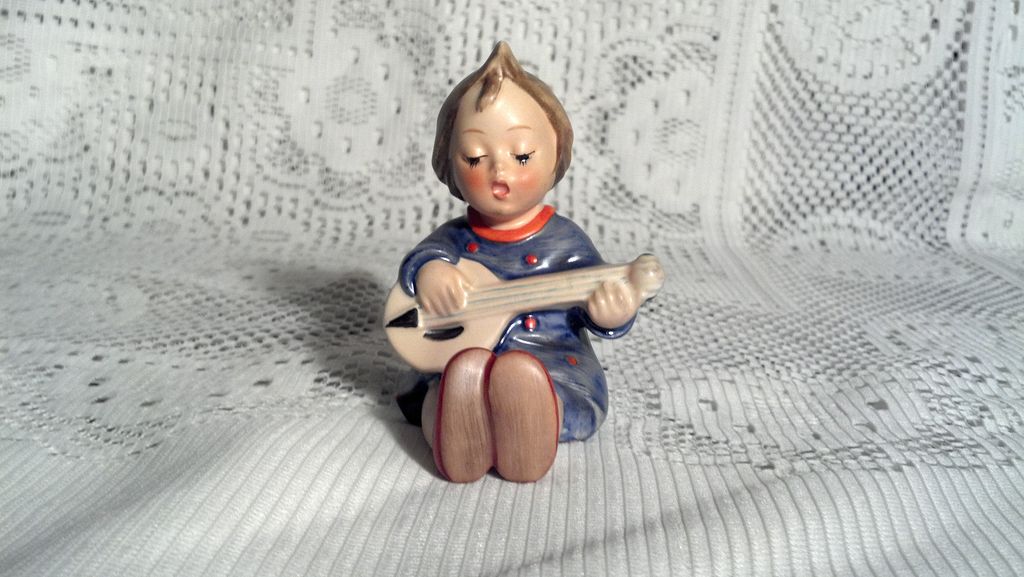 Goebel 53 Joyful 3 1/2" Figurine in Excellent Condition Goebel 53 Joyful 3 1/2" Figurine in Excellent Condition