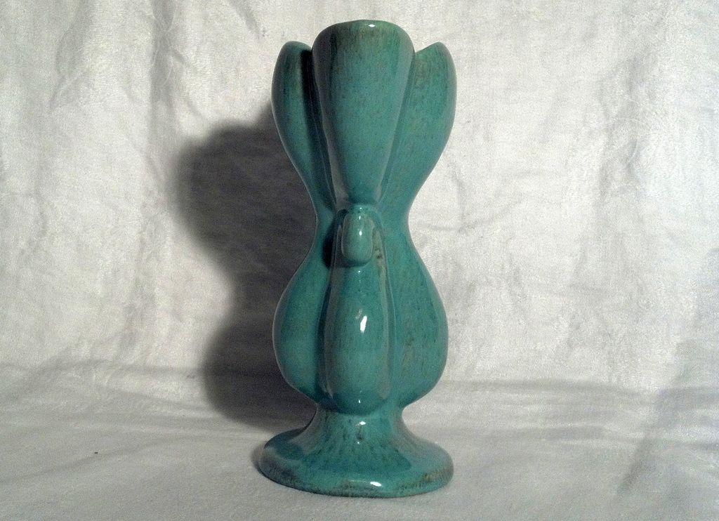 Gonder Pottery E-6 7 " Green Vase in Perfect Condition Gonder Pottery E-6 7 " Green Vase in Perfect Condition