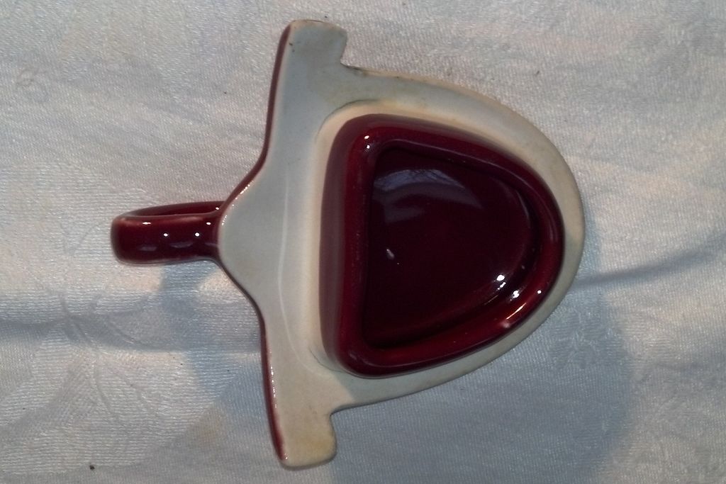 Hall Maroon Teapot in Excellent Condition Hall Maroon Teapot in Excellent Condition