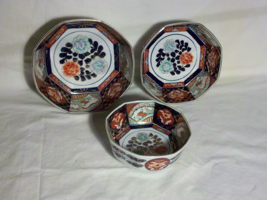 Item ID: Kitagawa Ihei Bowls In Shop's Backroom Item ID: Kitagawa Ihei Bowls In Shop's Backroom