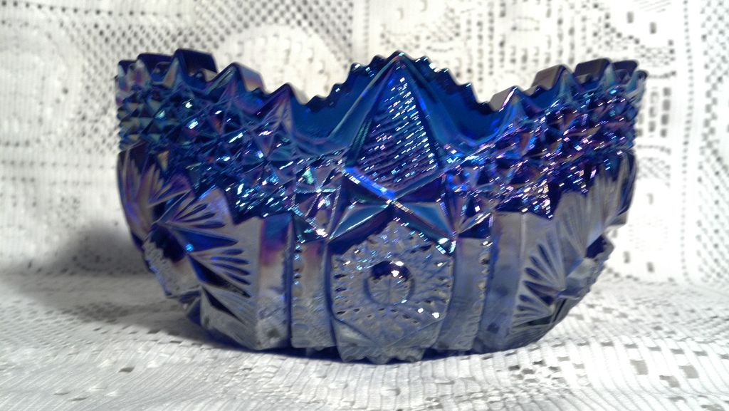 L.E. Smith Comet in the Stars Blue (Purple) Carnival Glass Bowl L.E. Smith Comet in the Stars Blue (Purple) Carnival Glass Bowl