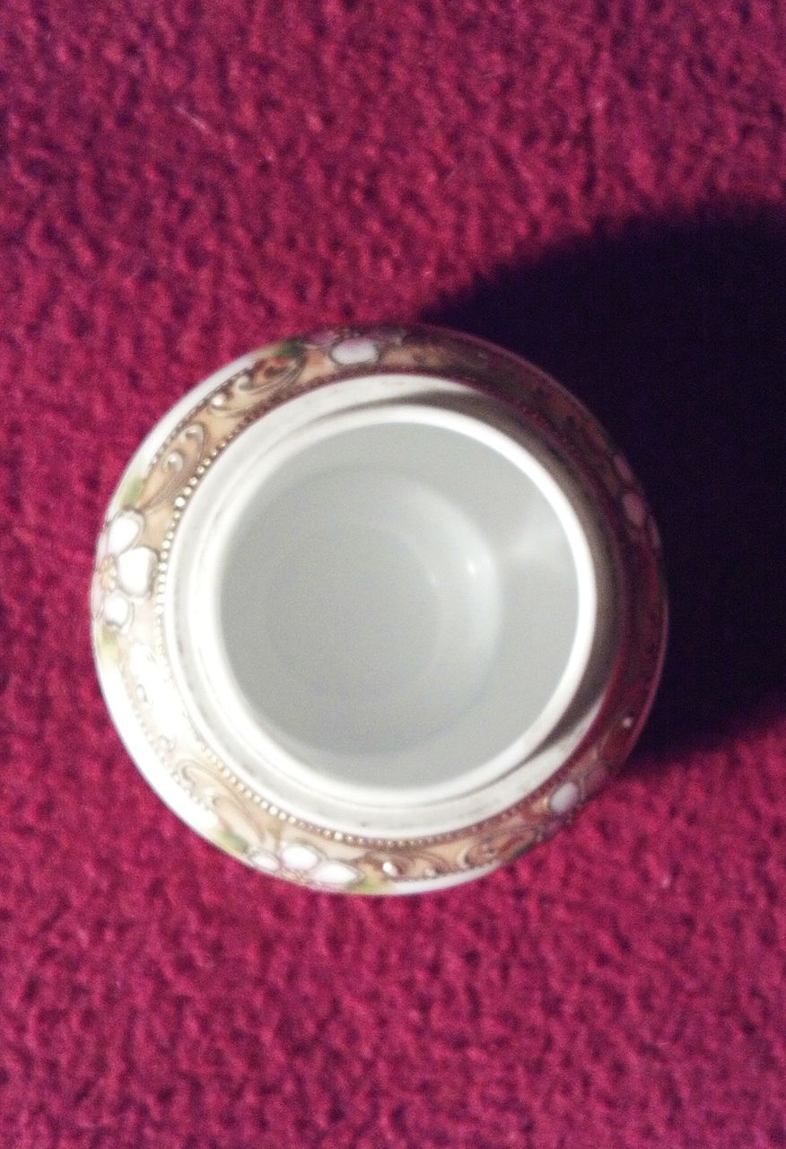 Nippon Noritake RC Trinket Box with Gilding and Flowers Nippon Noritake RC Trinket Box with Gilding and Flowers