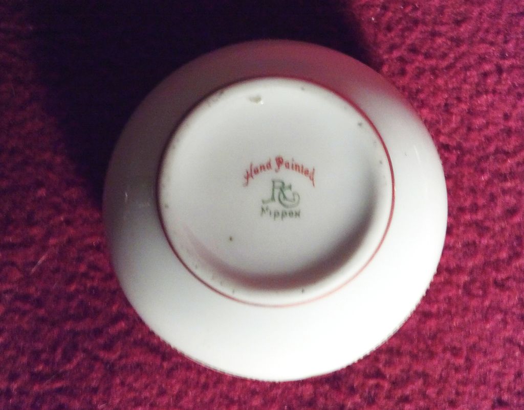 Nippon Noritake RC Trinket Box with Gilding and Flowers Nippon Noritake RC Trinket Box with Gilding and Flowers