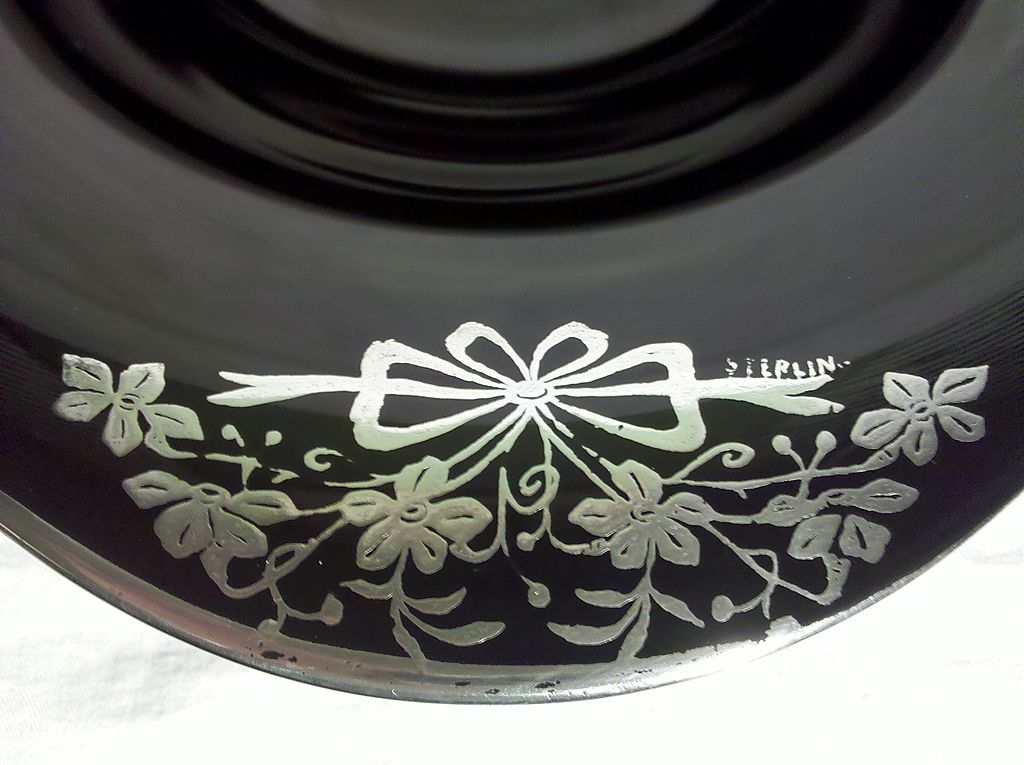 Item ID: Onyx Bowl Silver Overlay In Shop's Backroom Item ID: Onyx Bowl Silver Overlay In Shop's Backroom