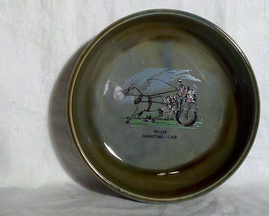 Wade 6 1/2 Inch Bowl Irish Jaunting-Car in Excellent Condition Wade 6 1/2 Inch Bowl Irish Jaunting-Car in Excellent Condition