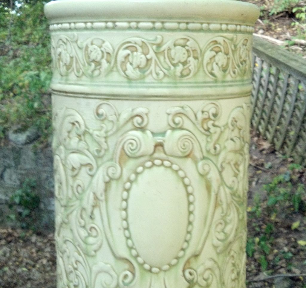 Item ID: Weller Clinton Umbrella Stand In Shop's Backroom Item ID: Weller Clinton Umbrella Stand In Shop's Backroom