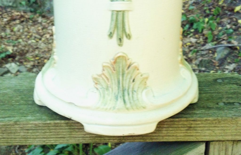 Weller Pottery 16.5" Roma Pedestal in Excellent Condition Weller Pottery 16.5" Roma Pedestal in Excellent Condition