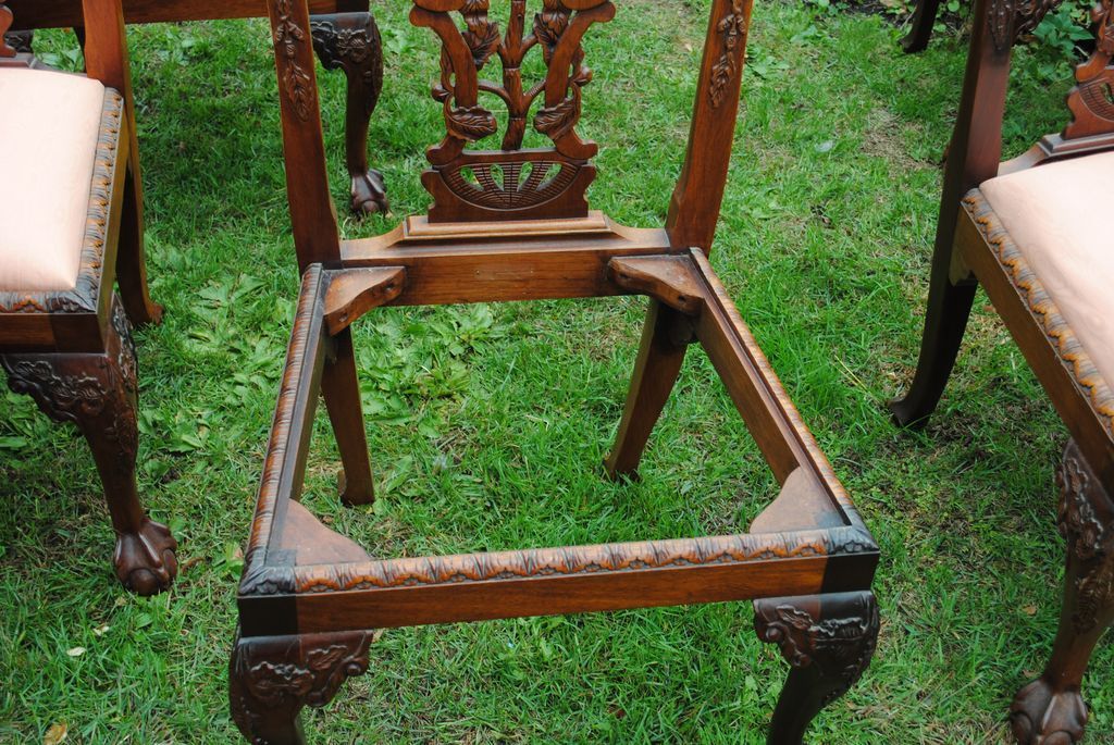 8 Beautifully Carved Vintage Chippendale Chairs 8 Beautifully Carved Vintage Chippendale Chairs