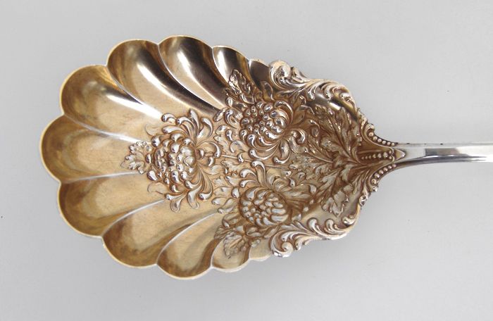 La Touraine Berry Spoon 1895 Sterling Silver No Monogram La Touraine Berry Spoon 1895 Sterling Silver No Monogram