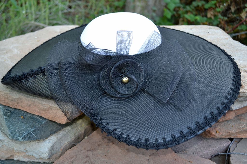 Vintage Large Brim 1960s Black and White Haute Couture Hat Vintage Large Brim 1960s Black and White Haute Couture Hat