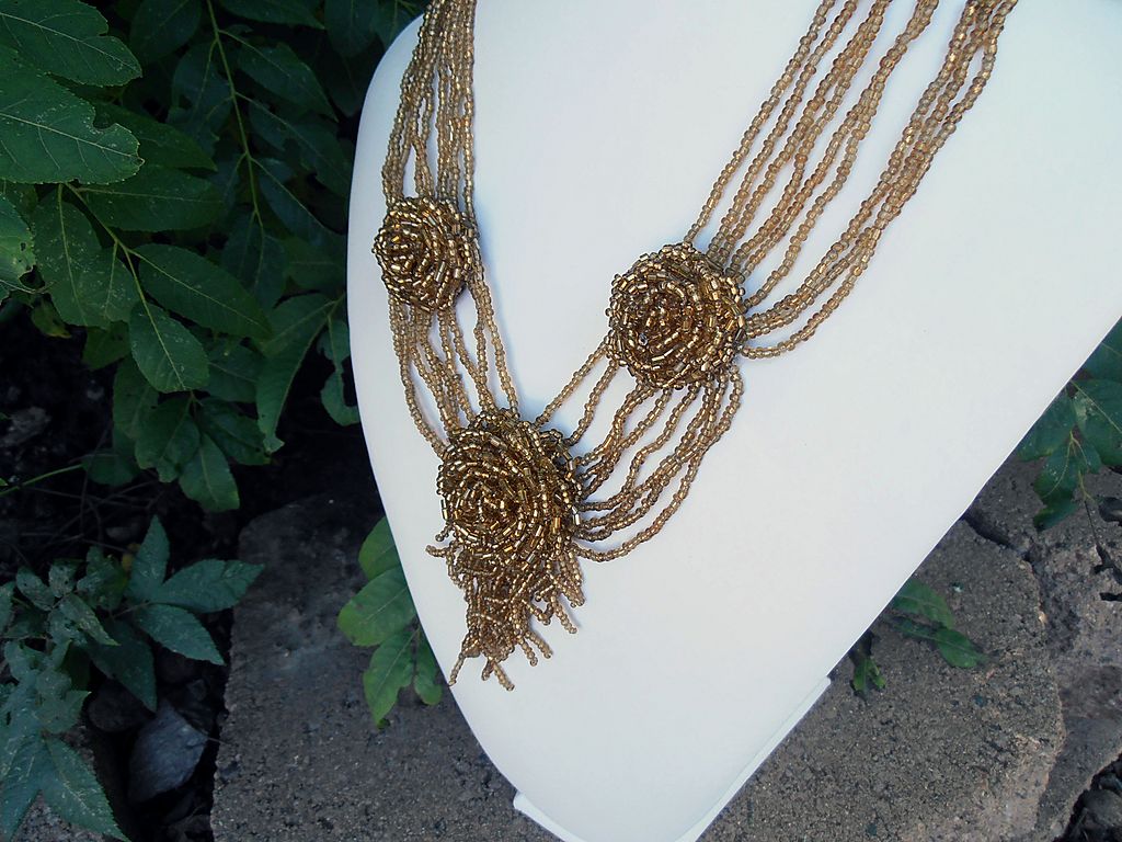 Vintage Hand Beaded Roses Necklace Vintage Hand Beaded Roses Necklace