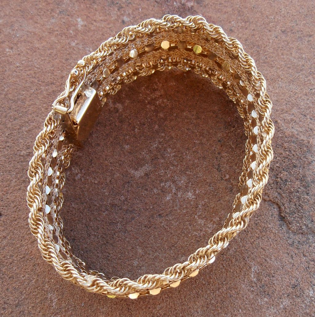 Vintage 14kt gold bracelet Master Craftmanship and Design Vintage 14kt gold bracelet Master Craftmanship and Design