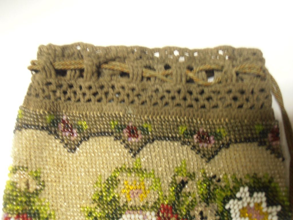 Victorian Beaded Flowers Roses Handbag Victorian Beaded Flowers Roses Handbag