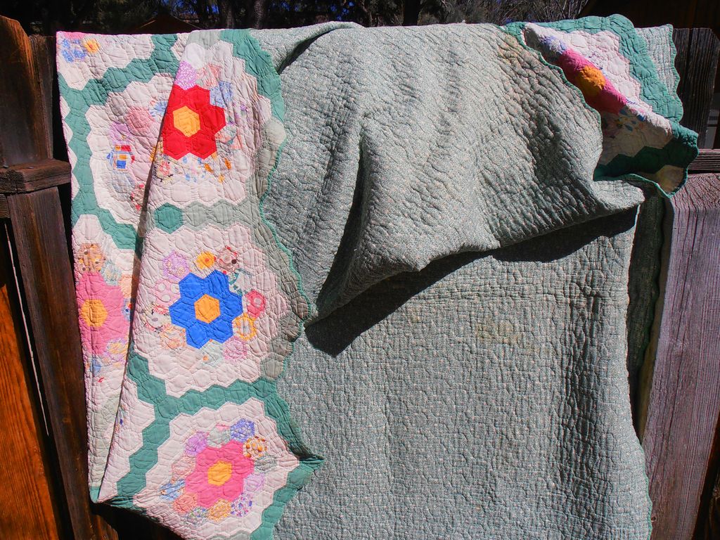 Antique Vintage Hand Sewn Stitched Early Flower Garden Quilt Antique Vintage Hand Sewn Stitched Early Flower Garden Quilt