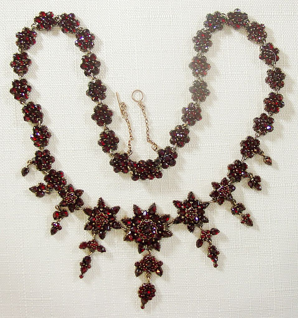 bohemian garnet necklace