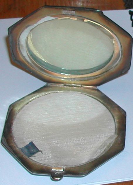 Vintage WWII Era Silverplate Souvenir Compact India Vintage WWII Era Silverplate Souvenir Compact India